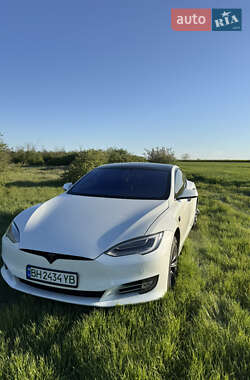 Ліфтбек Tesla Model S 2020 в 
