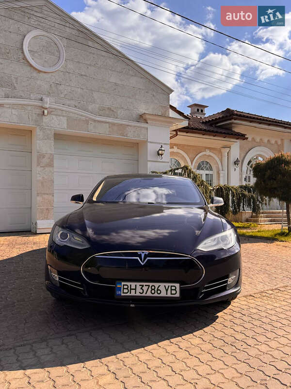 Tesla Model S 2013
