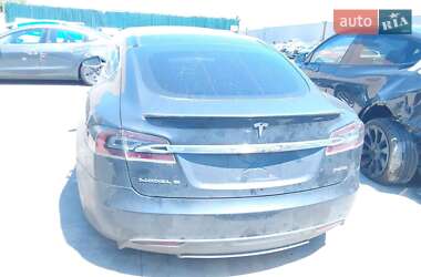 Лифтбек Tesla Model S 2014 в 