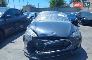 Лифтбек Tesla Model S 2014 в 