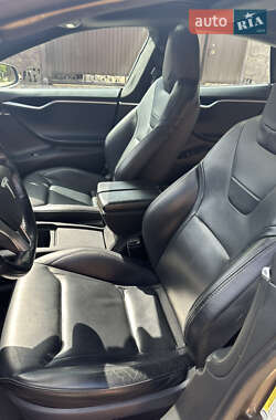 Лифтбек Tesla Model S 2016 в 
