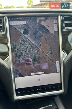 Лифтбек Tesla Model S 2016 в 