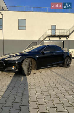 Лифтбек Tesla Model S 2014 в 