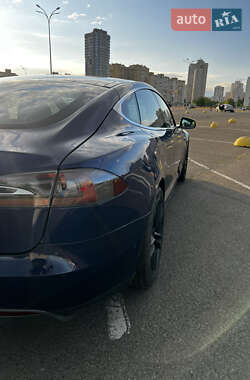 Лифтбек Tesla Model S 2015 в 