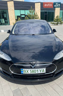 Лифтбек Tesla Model S 2014 в 