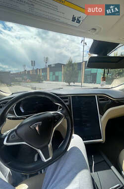 Лифтбек Tesla Model S 2014 в 