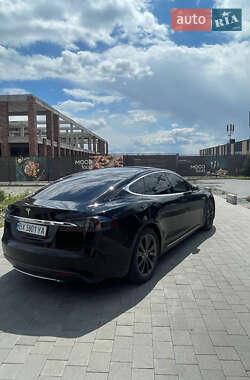 Лифтбек Tesla Model S 2014 в 