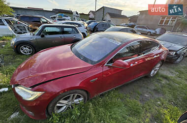 Ліфтбек Tesla Model S 2013 в 