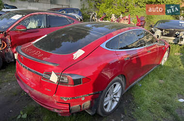Ліфтбек Tesla Model S 2013 в 