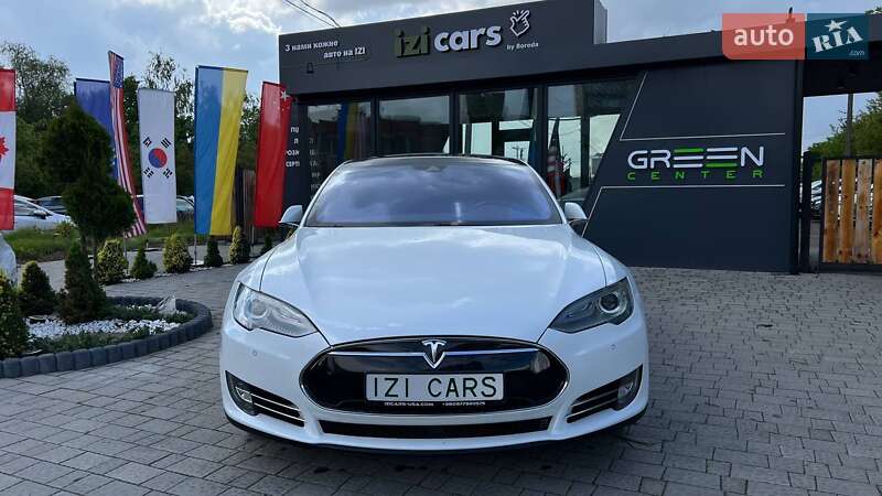 Ліфтбек Tesla Model S 2016 в Львові