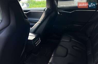 Лифтбек Tesla Model S 2016 в 