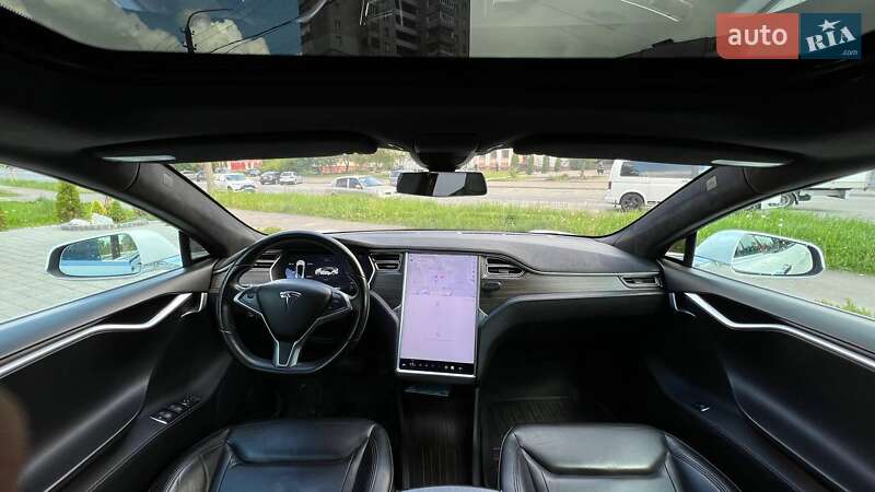 Ліфтбек Tesla Model S 2016 в Львові