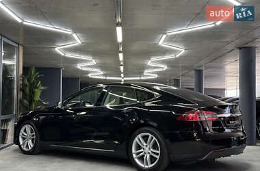 Лифтбек Tesla Model S 2013 в 