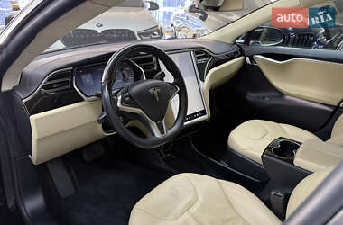 Лифтбек Tesla Model S 2013 в 