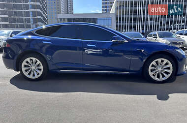 Лифтбек Tesla Model S 2017 в 