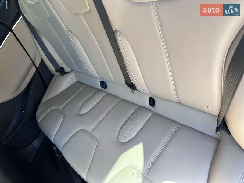 Лифтбек Tesla Model S 2017 в Киеве