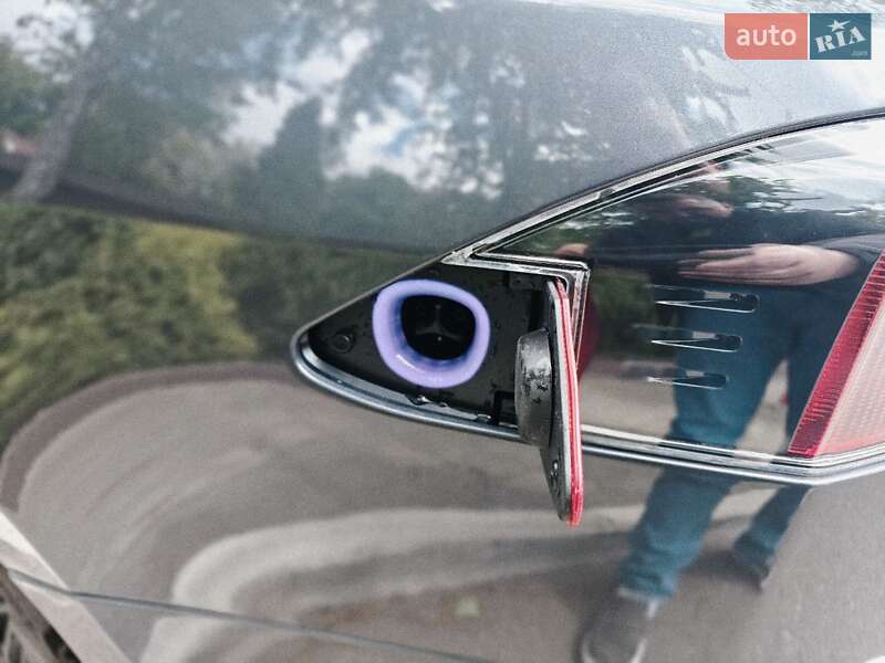 Лифтбек Tesla Model S 2021 в Киеве фото 21 Лифтбек Tesla Model S 2021 в Киеве