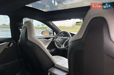 Лифтбек Tesla Model S 2013 в 