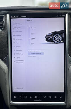 Лифтбек Tesla Model S 2013 в 