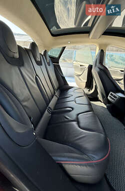 Ліфтбек Tesla Model S 2013 в 