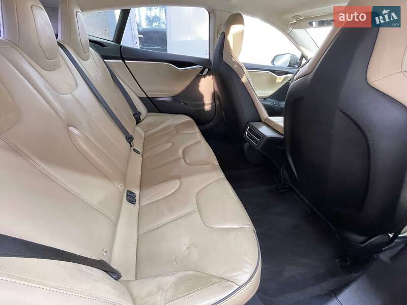 Лифтбек Tesla Model S 2014 в Киеве фото 20 Лифтбек Tesla Model S 2014 в Киеве