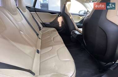 Лифтбек Tesla Model S 2014 в 