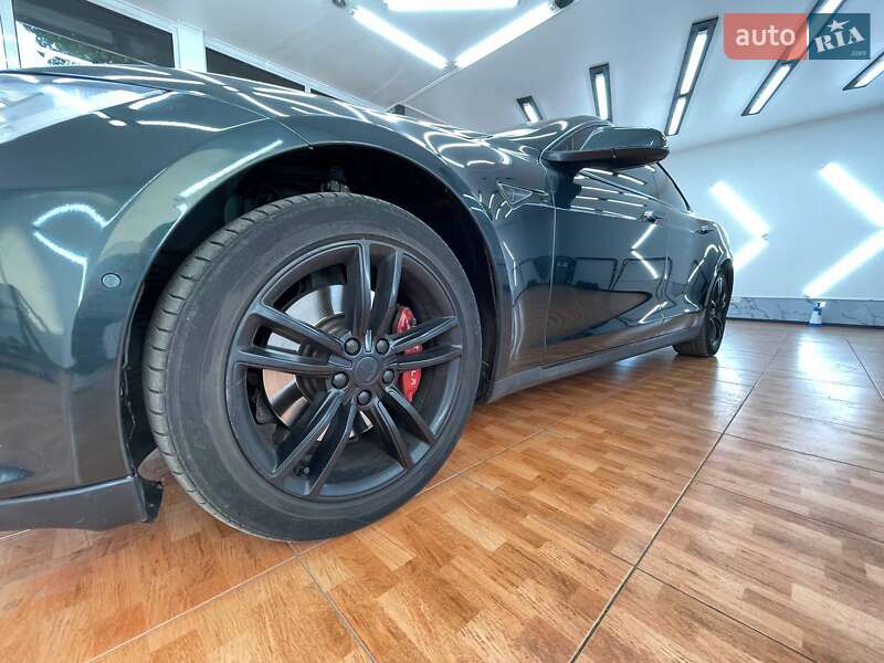 Лифтбек Tesla Model S 2014 в Киеве фото 12 Лифтбек Tesla Model S 2014 в Киеве