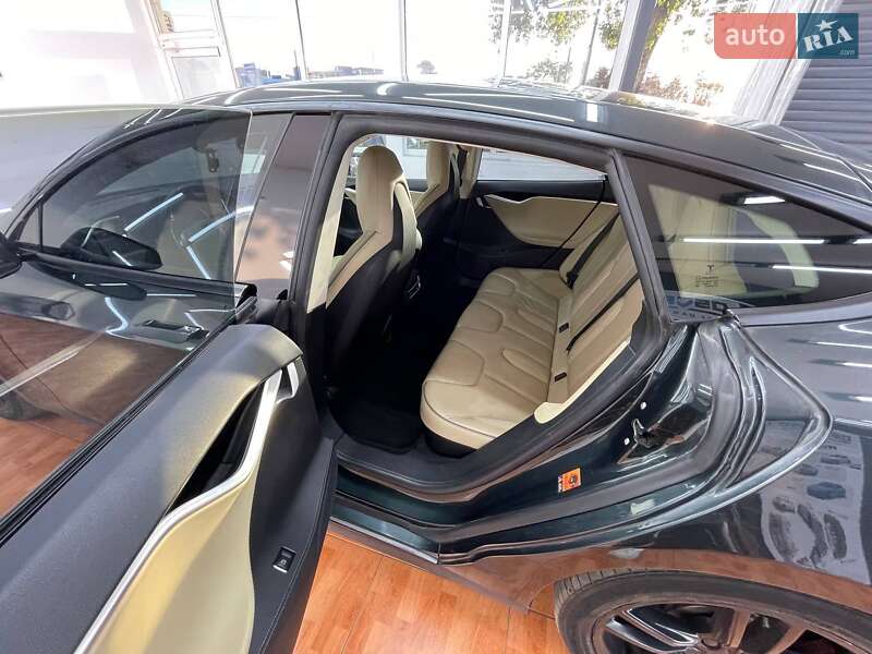 Лифтбек Tesla Model S 2014 в Киеве фото 22 Лифтбек Tesla Model S 2014 в Киеве