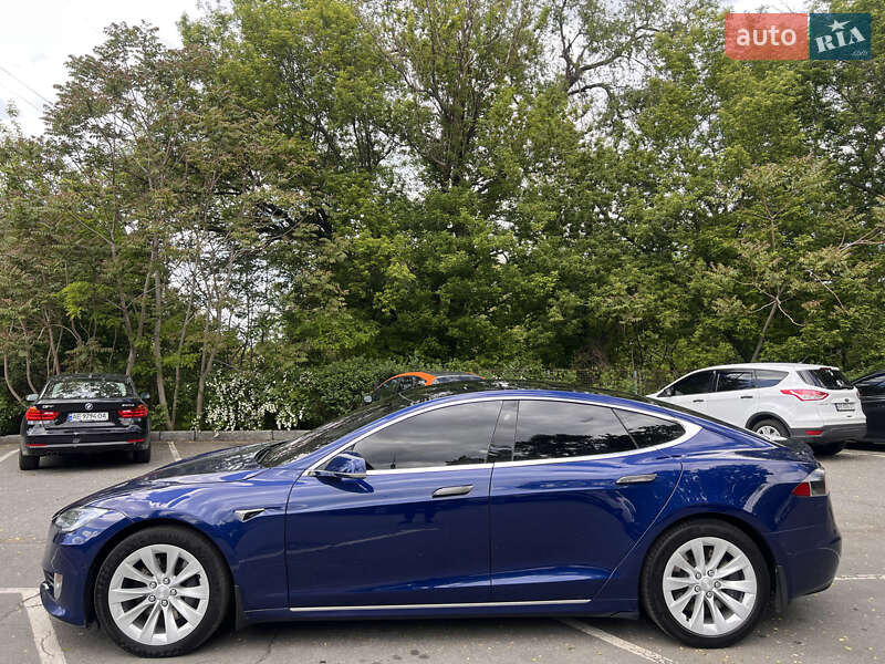 Ліфтбек Tesla Model S 2017 в Дніпрі