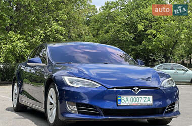 Ліфтбек Tesla Model S 2017 в 