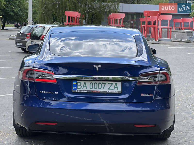 Ліфтбек Tesla Model S 2017 в Дніпрі