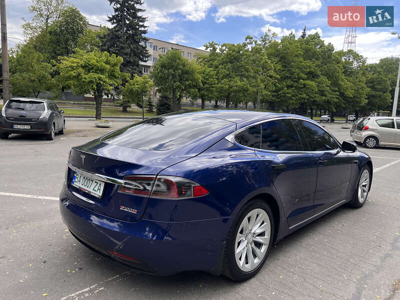 Ліфтбек Tesla Model S 2017 в Дніпрі