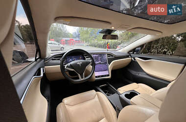 Ліфтбек Tesla Model S 2017 в 