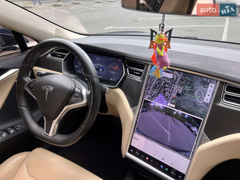 Ліфтбек Tesla Model S 2017 в Дніпрі