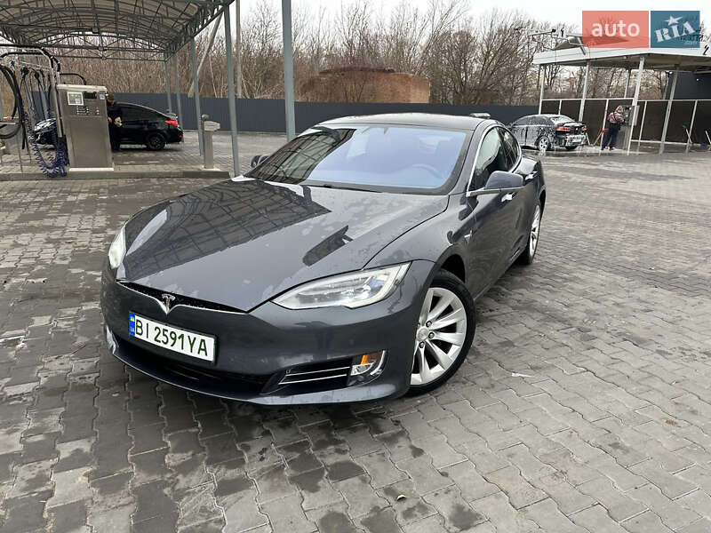 Лифтбек Tesla Model S 2018 в 