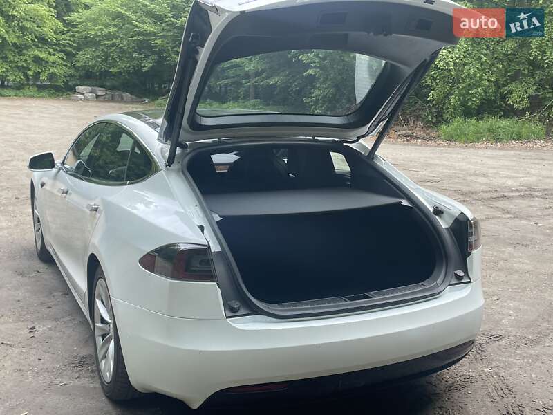 Лифтбек Tesla Model S 2017 в Львове фото 4 Лифтбек Tesla Model S 2017 в Львове