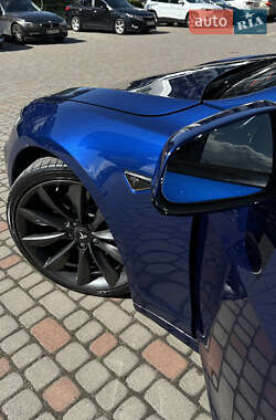 Лифтбек Tesla Model S 2016 в 
