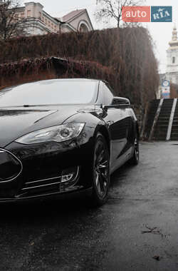 Ліфтбек Tesla Model S 2013 в 