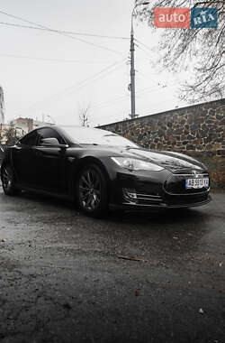 Ліфтбек Tesla Model S 2013 в 