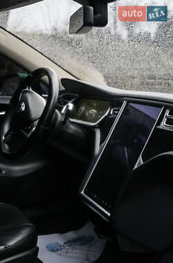 Ліфтбек Tesla Model S 2013 в 