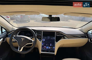 Лифтбек Tesla Model S 2013 в 