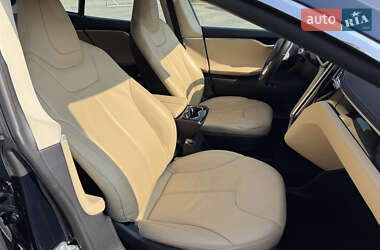 Лифтбек Tesla Model S 2013 в 