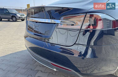 Лифтбек Tesla Model S 2013 в 