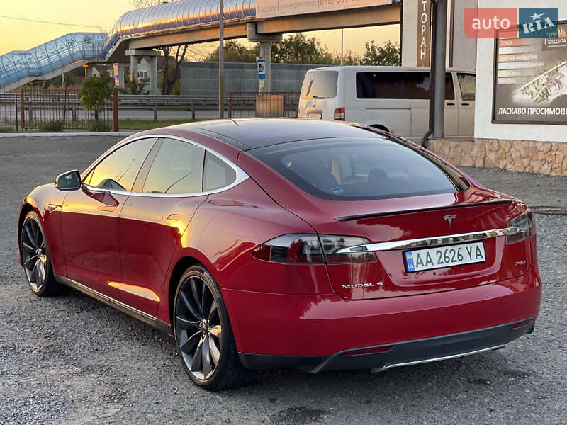 Ліфтбек Tesla Model S 2013 в Києві