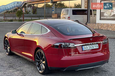 Лифтбек Tesla Model S 2013 в 