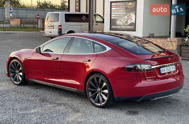 Лифтбек Tesla Model S 2013 в 