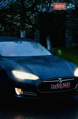 Ліфтбек Tesla Model S 2015 в 