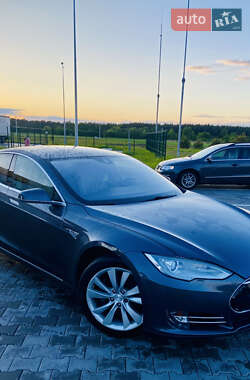 Ліфтбек Tesla Model S 2015 в 