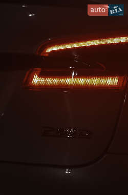 Лифтбек Tesla Model S 2014 в Черновцах