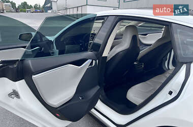 Лифтбек Tesla Model S 2015 в 